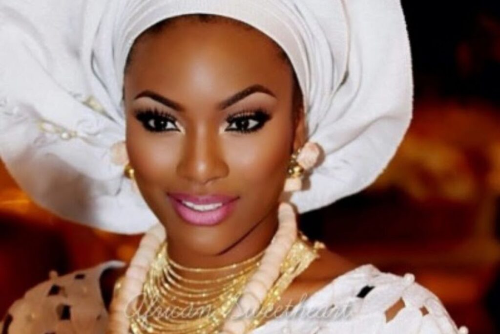 Nigerian (Yoruba, Igbo, Hausa) black girl